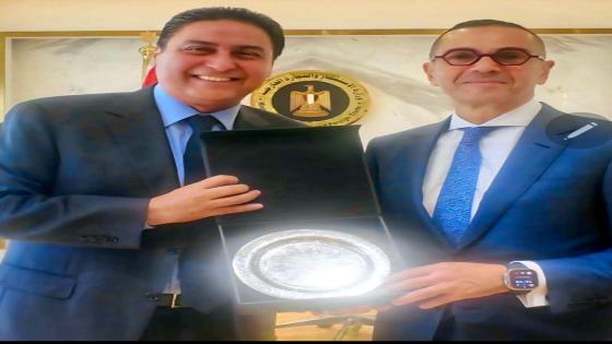 يجري لقاء رسميا مع وزير الاستثمار والتجارة الخارجية المصري