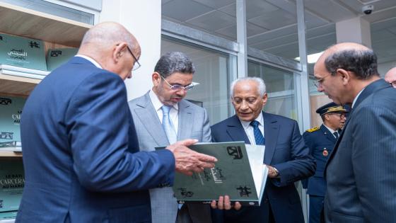 بحضور عبدالنباوي والبلاوي..مندوبية السجون تتصدر احتفالات المسيرة الخضراء بقلب الصحراء المغربية