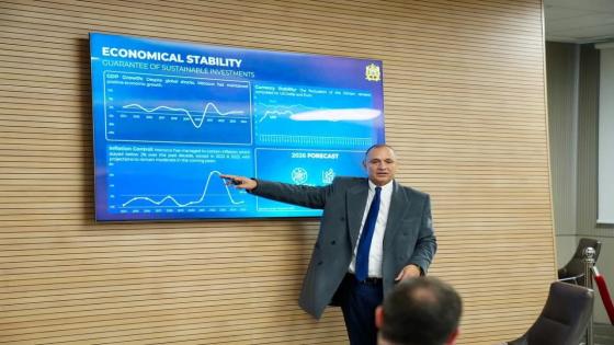 الوزير مزور يلقي درسا لطلبة امريكا في التسويق الوطني للدول