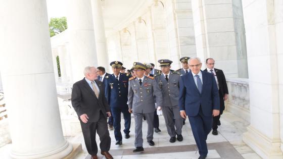 الفريق اول بريظ ووزير الدفاع في زيارة إلى الأرشيف الوطني الأمريكي