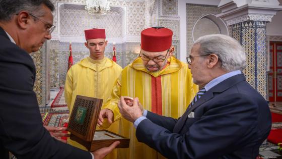 سيدنا يستقبل الجواهري والي بنك المغرب