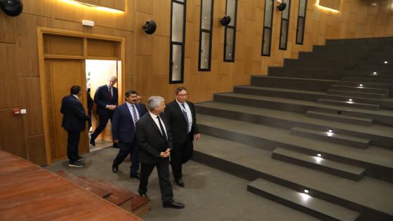صديقي وزير الفلاحة يفتح مركبات للتكوين والابتكار