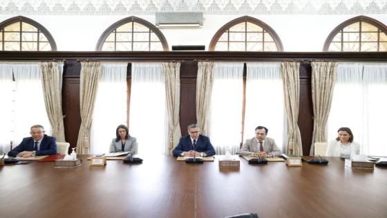 اخنوش يواصل الحوار الاجتماعي الجاد وينصت لCDT
