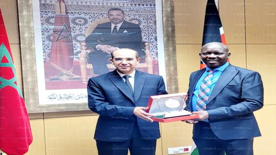 رئيس النيابة العامة يجري مباحثات مع مدير المتابعات العمومية بجمهورية كينيا