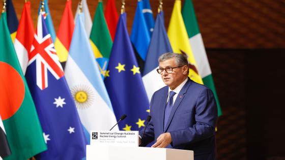 ممثلا لجلالة الملك في فمة الطاقة النووية أخنوش يسلط الضوء على التجربة المغربية في الطاقة واستعمال الطاقة النووية المدنية