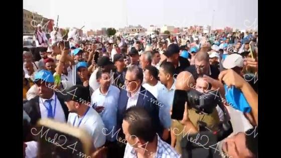 رغم تسجيل 46 درجة للحرارة ساكنة جرف الملحة ترد على خصوم الأحرار بحضور أزيد من 10 آلاف شخص للقاء الحزب بحضور أخنوش